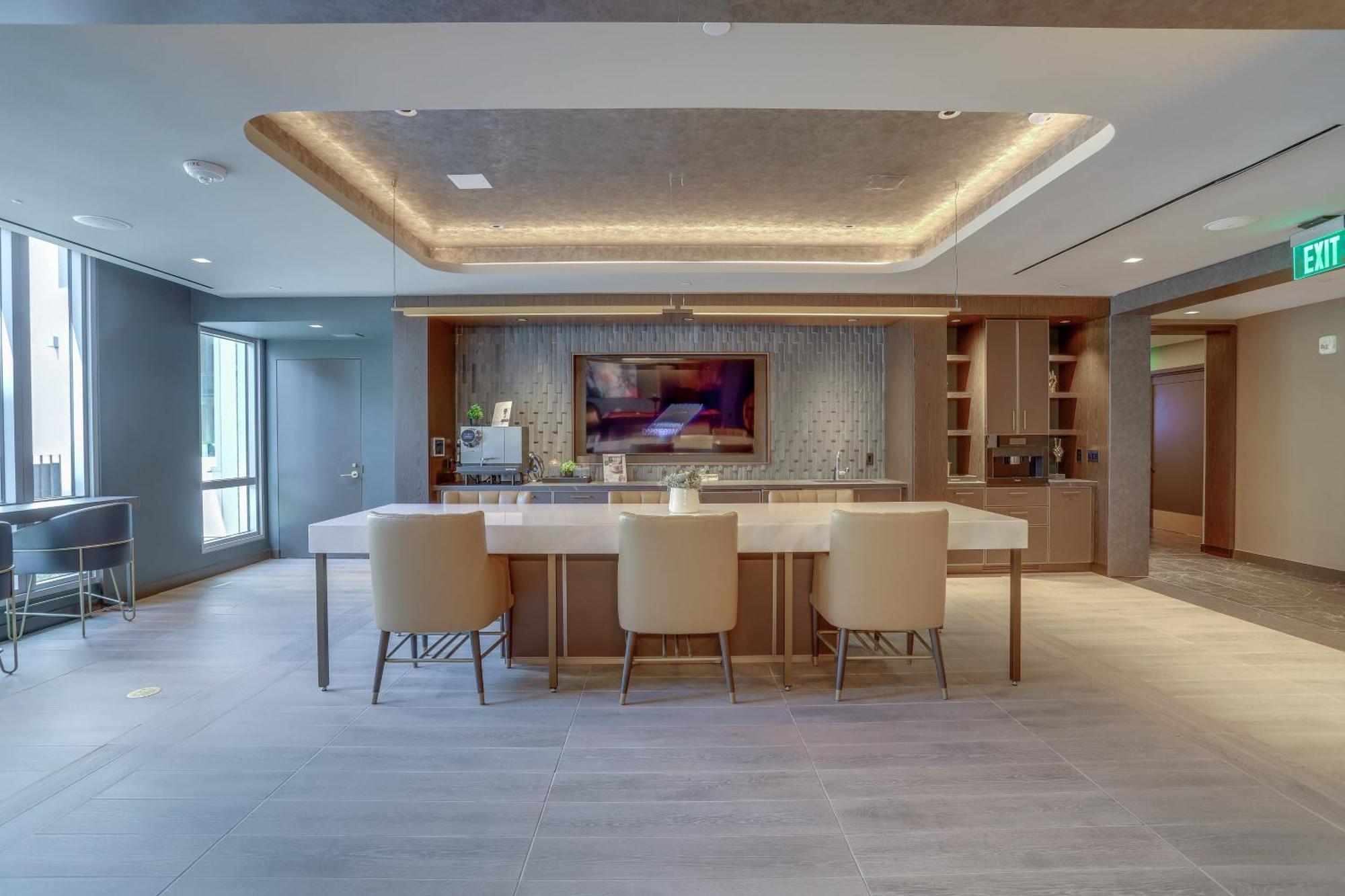 Stylish Condo At Clarendon With Rooftop Views Arlington Exterior photo