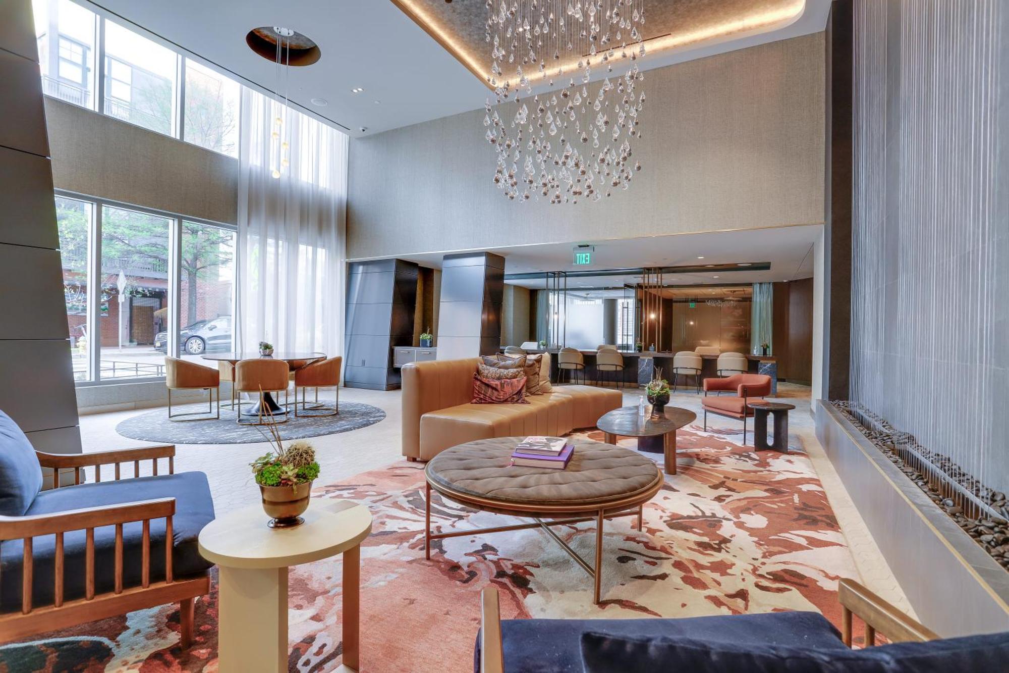 Stylish Condo At Clarendon With Rooftop Views Arlington Exterior photo
